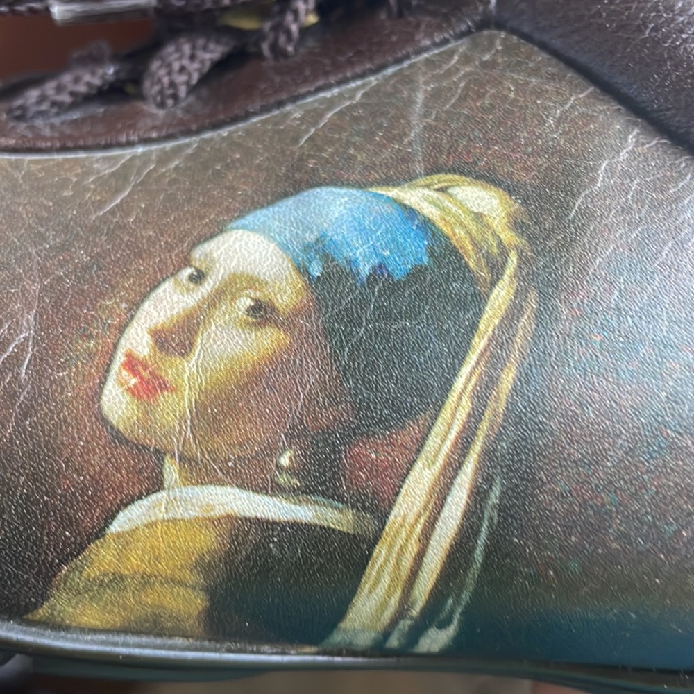 Shoes - Picture 5 of 9